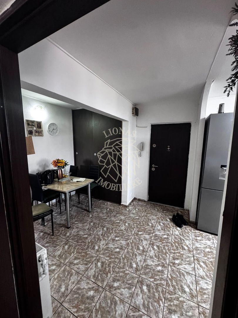 Apartament decomandat 3 camere-2 balcoane-etaj 3-Zona Petru Maior - Poză 5