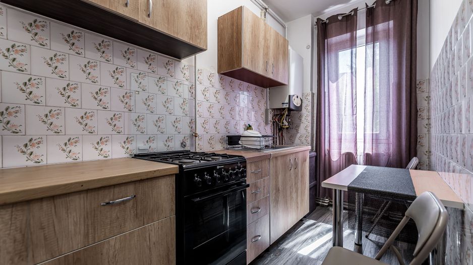 Apartament cu 1 cameră, balcon închis și boxă pe str. Carol Davila - Poză 4