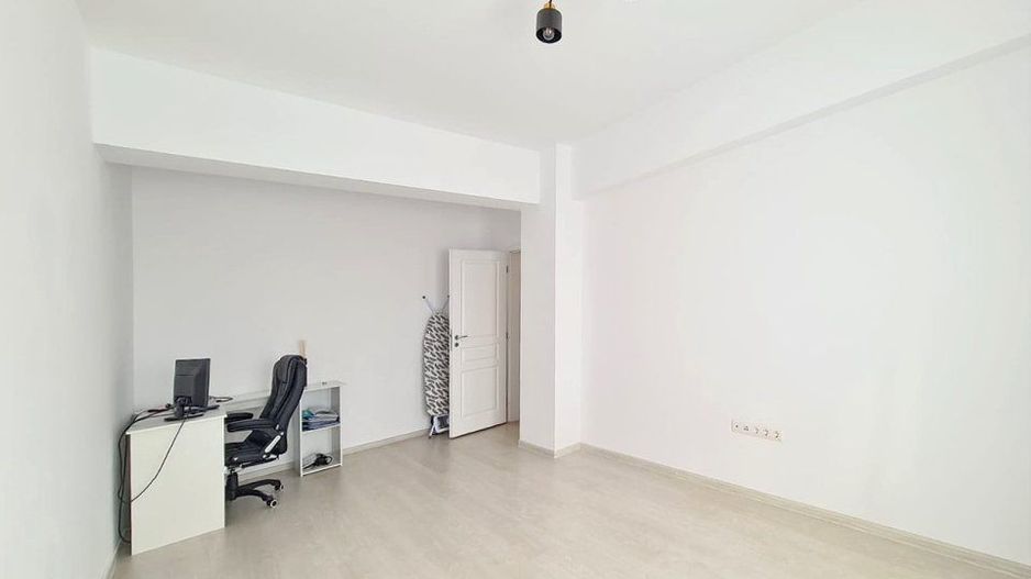 Tractoru, apartament în bloc nou - Poză 10