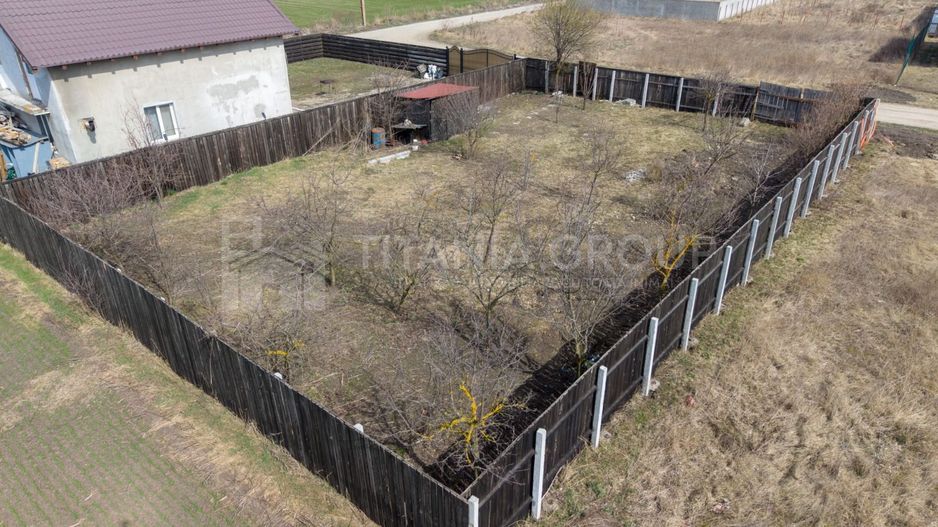 Teren 500 mp, împrejmuit, curent și internet pe teren, cu proiect și autorizație - Poză 1