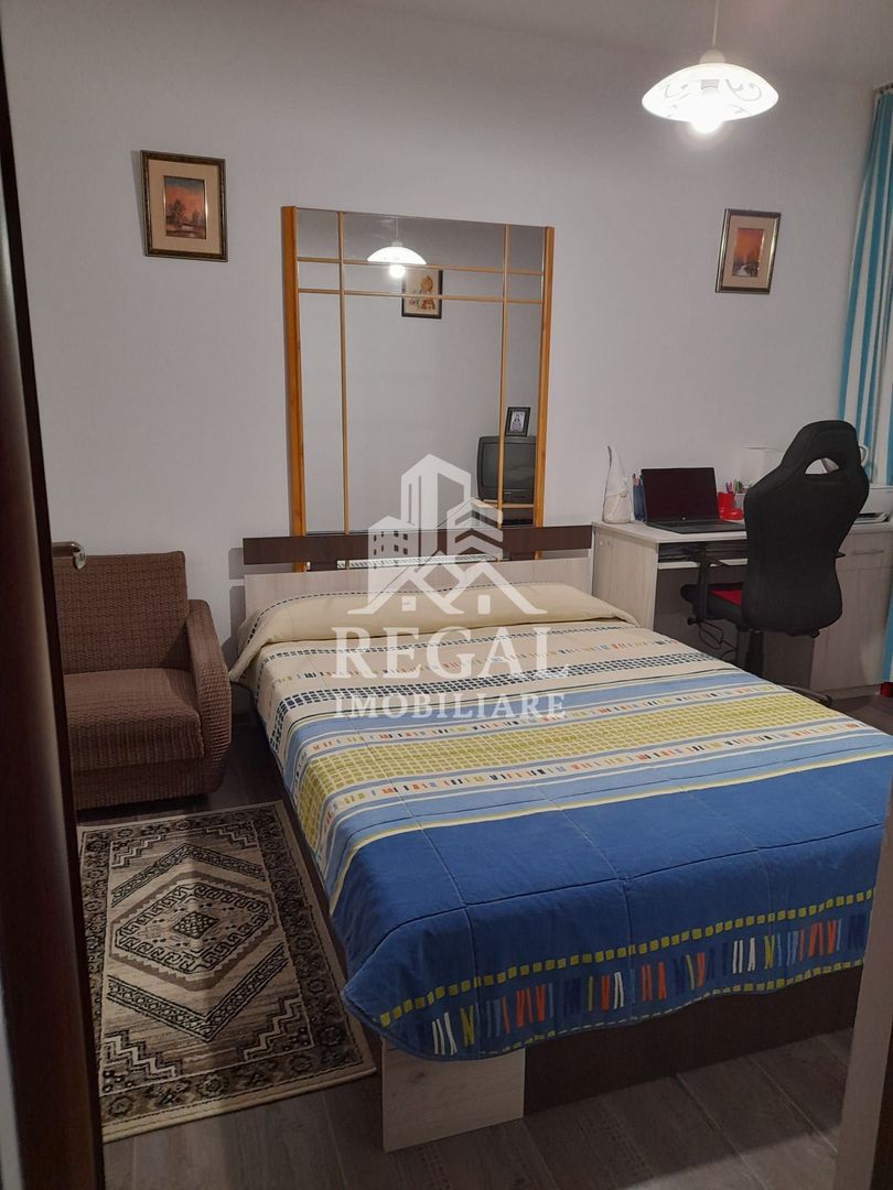 Apartament 3 camere in zona Micro 7( la intersectie cu str. Pinilor) - Poză 2