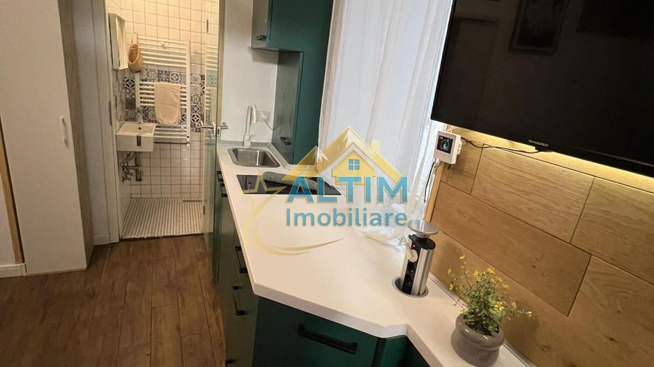 OPORTUNITATE: Garsonieră în Centrul Istoric, Brașov - Poză 3