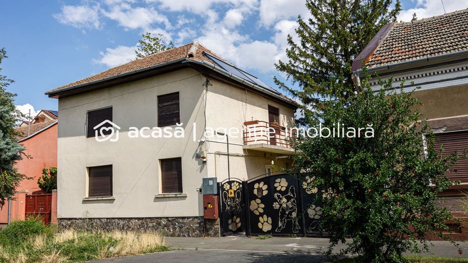 Casă cu teren generos și autorizatie pentru investiție in Parneava - Poză 2