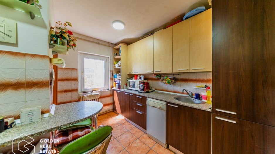 Apartament 4 camere, Micalaca, zona Miorita, etaj 3, decomandat, comision 0% - Poză 4