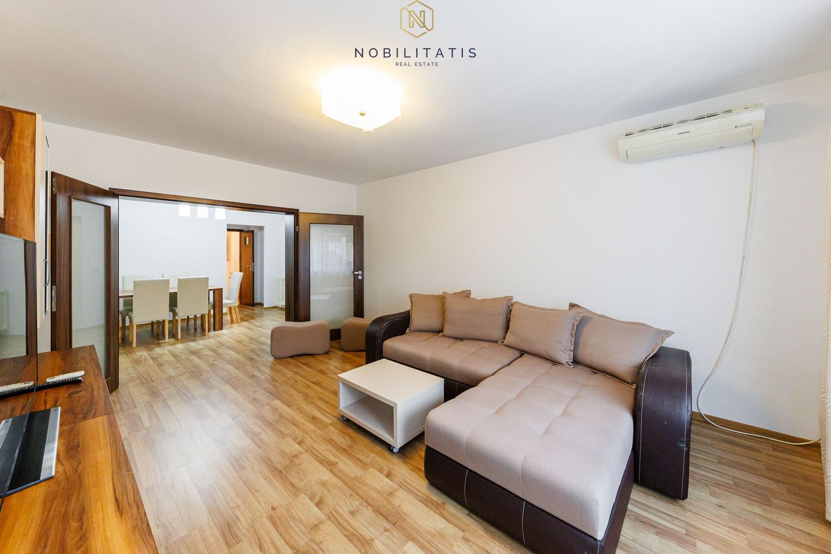 Un apartament cum rar găsești, în centrul orasului | 4 camere & 2 bai - Poză 43