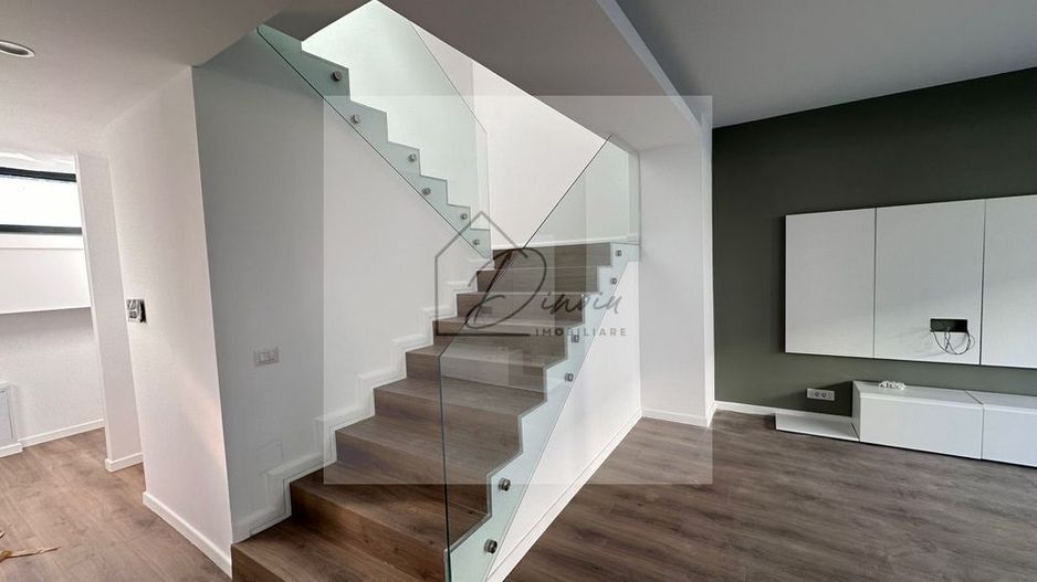 Vila de vanzare 5 camere ,4 bai, curte 85 mp zona Jollie Ville Pipera - Poză 11