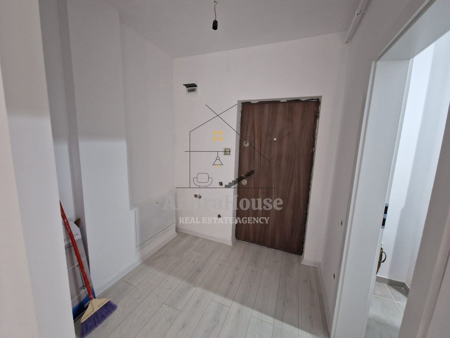 Apartament 2 camere, finisat, parcare, terasa 31 mp,  str Sub Cetate, Floresti - Poză 3