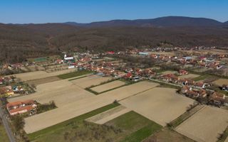 Loc de casă în Odvoș - Conop 3000mp - Poză 17