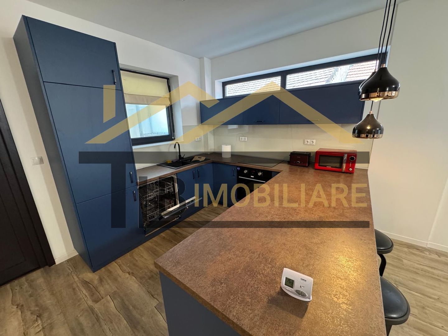 Apartament de 2 camere, 78mp, parcare, zona strazii Revolutiei - Poză 7