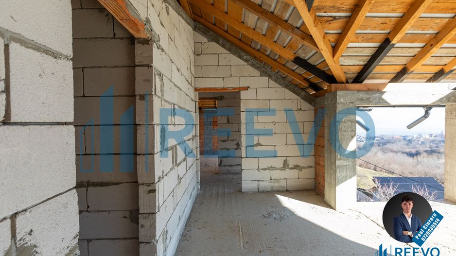 Pensiune/Vilă la roșu P+E+M în Sărata - Poză 12