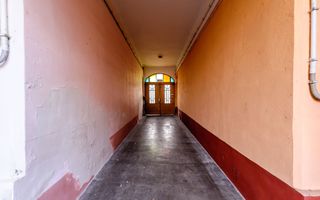 Locuință spațioasă cu grădină mare în Aradul Nou, calea Timișorii - Poză 8