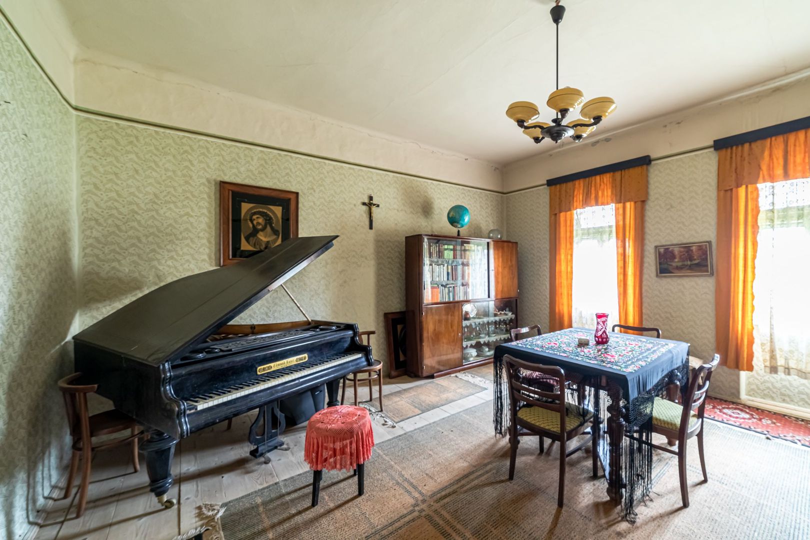 Casă în zona centrală Pâncota - Poză 2