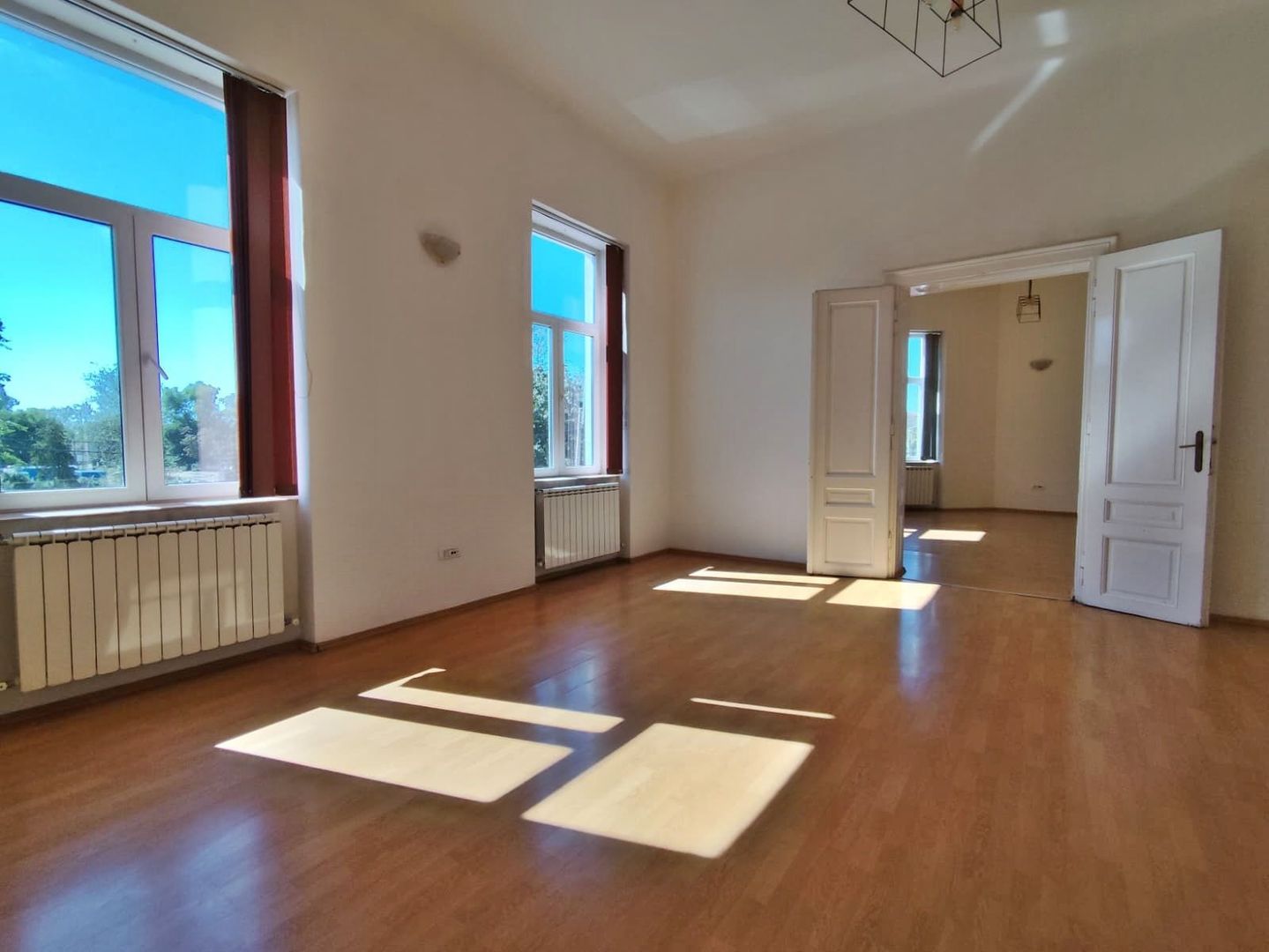 Apartament de vanzare situat ultracentral, langa Lic. E. Gojdu, Oradea - Poză 1