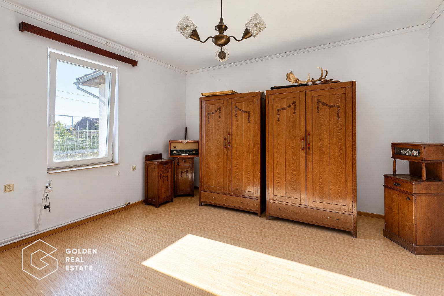 Casa solida cu teren intravilan de 1.555 mp, Sebis, jud. Arad - Poză 3