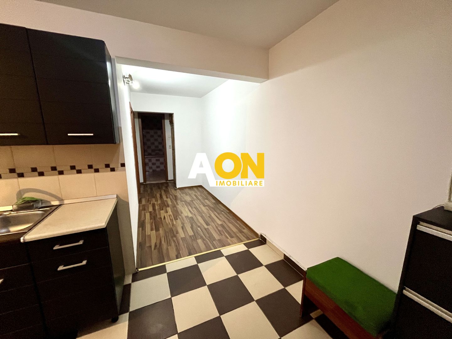 Apartament cu 3 Camere, Decomandat, Zona Tolstoi - Poză 3
