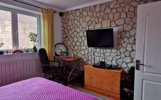 Casa in Centru zona linistita - Poză 6