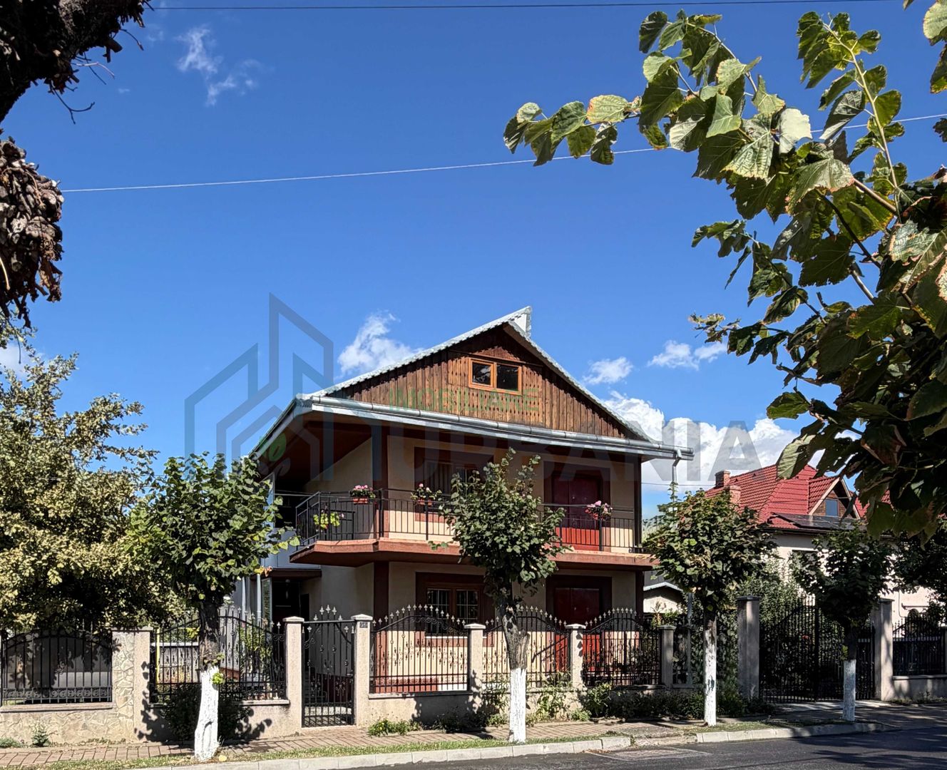 Vilă de vânzare în Hârlău, strada Ștefan cel Mare și Sfânt, nr. 35 – D+P+E, suprafață construită 205 mp - Poză 4