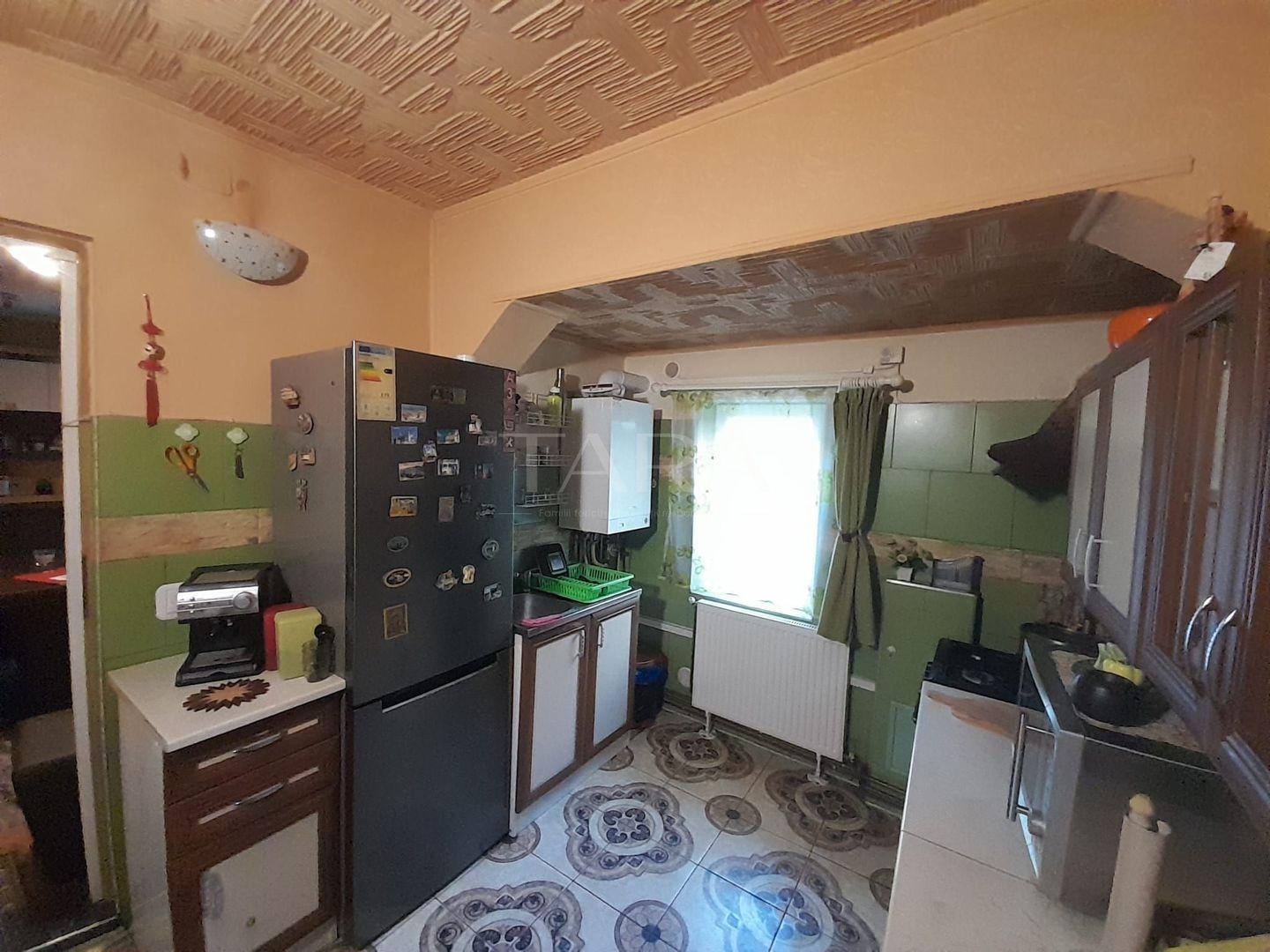 Vanzare apartament la curte comuna in zona centrala - Poză 6