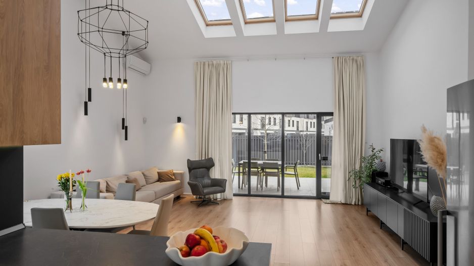 Vila pe parter cu 5 camere  | 655 mp teren | dotata cu panouri solare - Poză 3