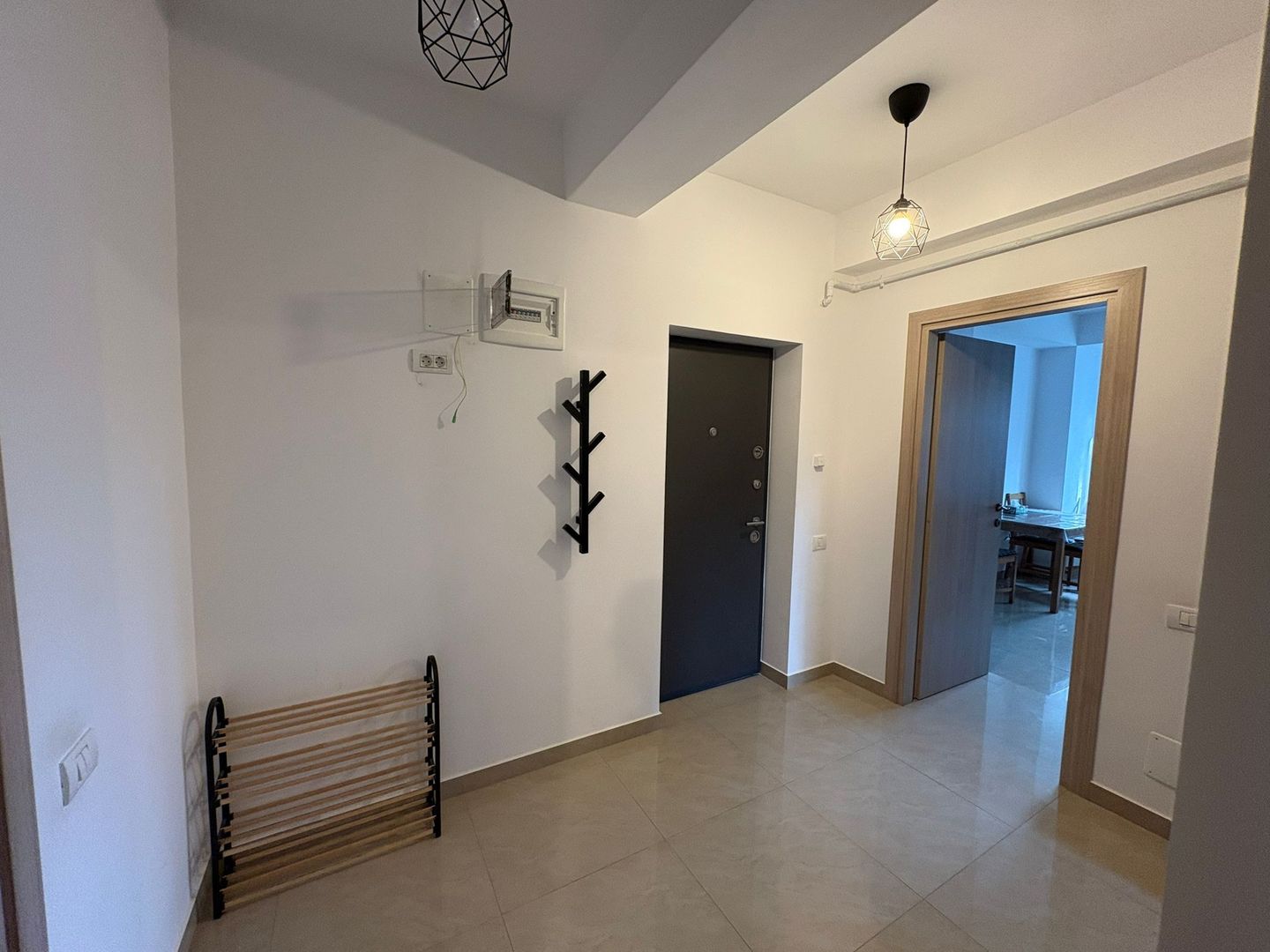 AP. 2 CAMERE POPESTI-LEORDENI - CURTE 30 MP, BLOC NOU, METROU 5 MIN - Poză 7