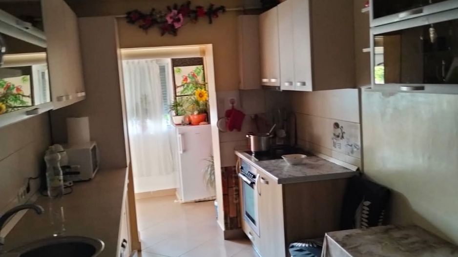 Vând apartament 3 camere - Poză 5