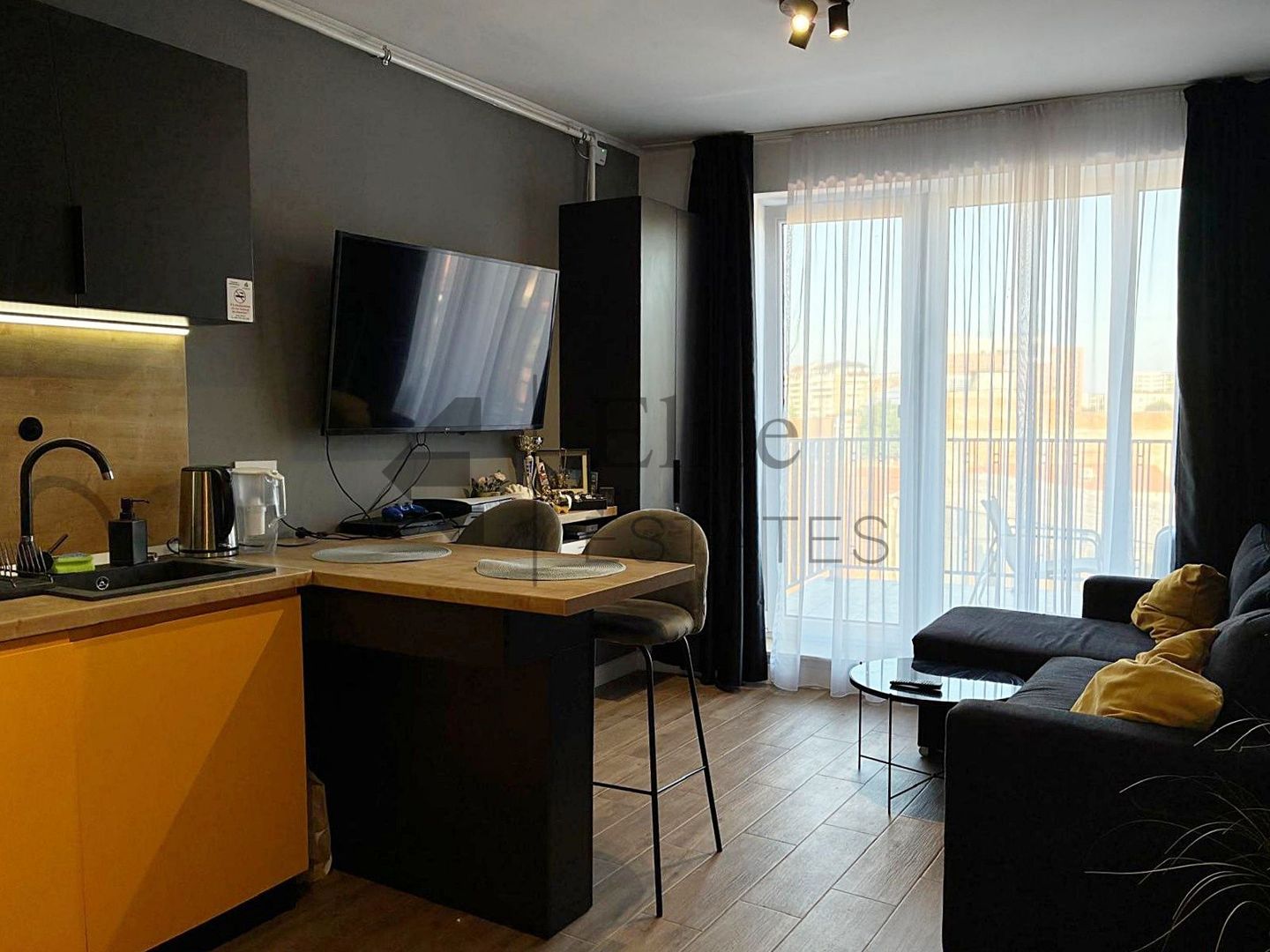 Apartament cu 2 camere bloc nou ultracentral | Terasa 20 mp - Poză 1