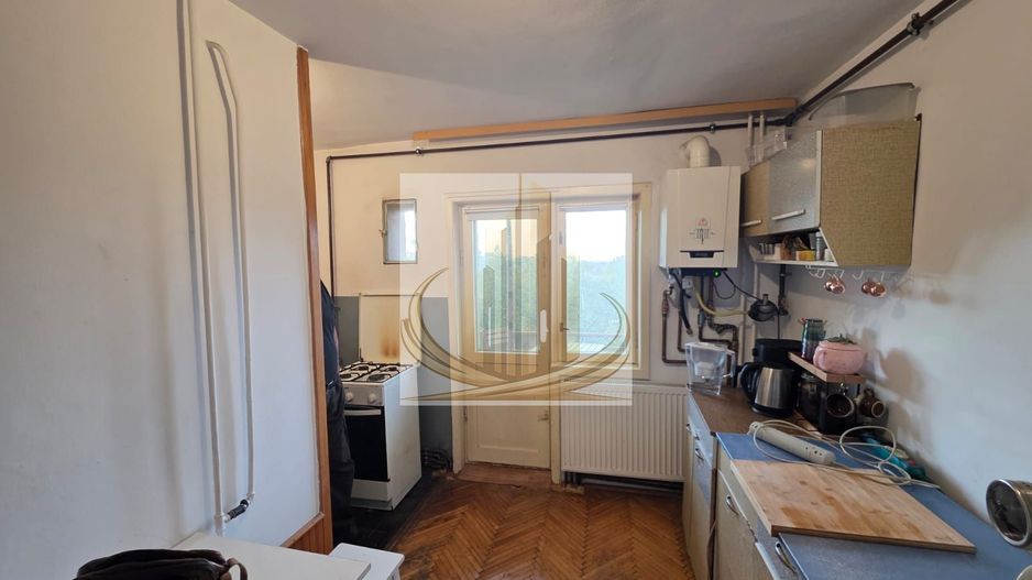 Apartament spațios cu 2 camere, și centrală proprie, Bucovina - Poză 4