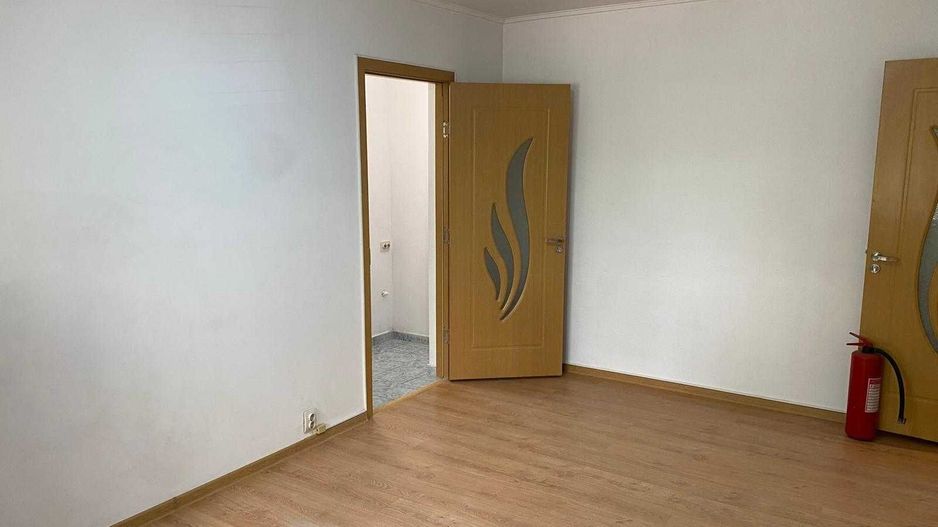 Vanzare apartament 4 camere Fizicienilor, 2 bai, bloc 1982 - Poză 2