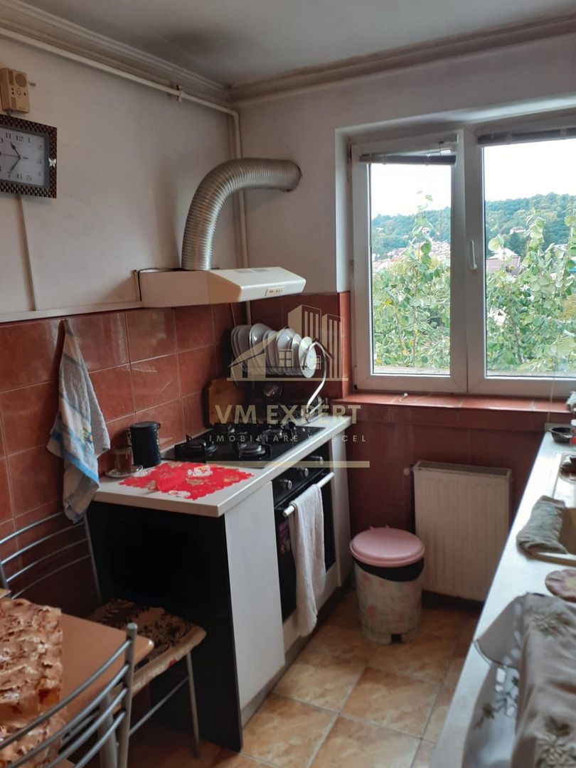 APARTAMENT 2 CAMERE, ETAJ 4, BLOC DE CARAMIDA, CAMPULUNG - Poză 4