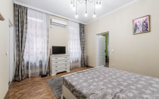 Apartament 2 camere - ultracentral - etaj intermediar - Poză 2