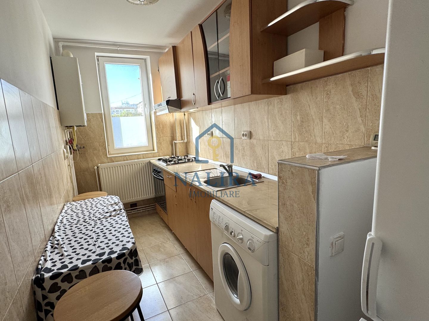 De vanzare apartament 3 camere Cosbuc parter de vanzare — Central - Poză 6