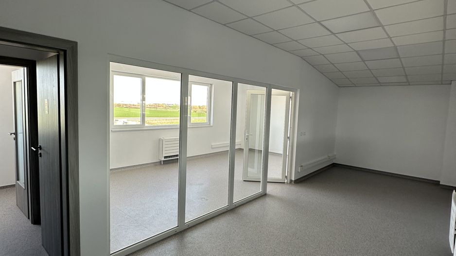 Hala depozitare cu birouri zona de N - Poză 17