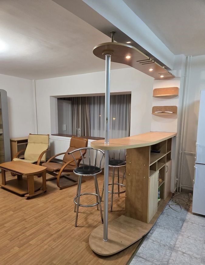 Închiriez apartament 2 camere, Mall Vitan, mobilat, metrou 4 minute - Poză 5