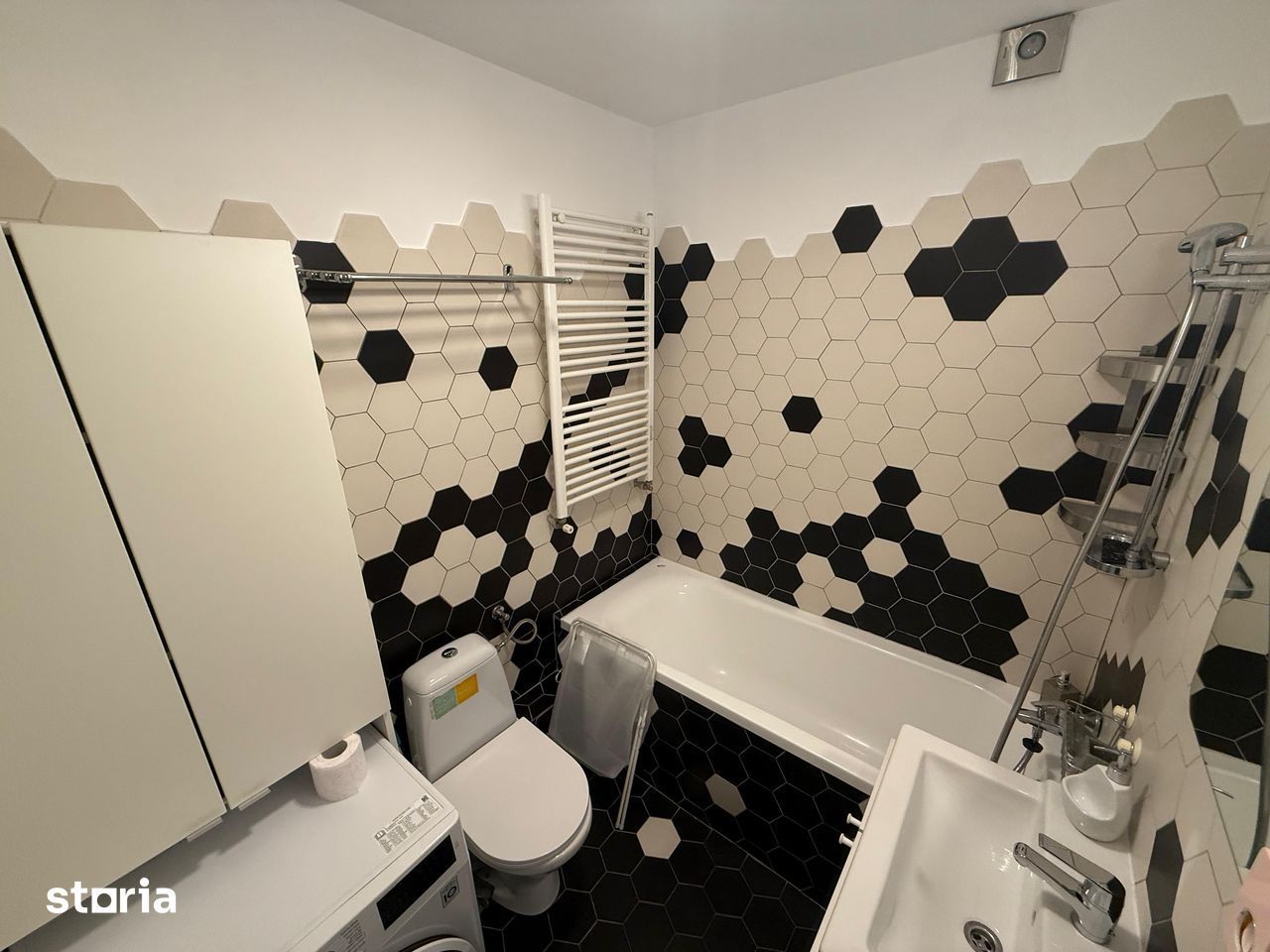 Închiriere Apartament 3 camere, 67,5 mp, etaj 3, bloc 2019, centrală proprie - Poză 12