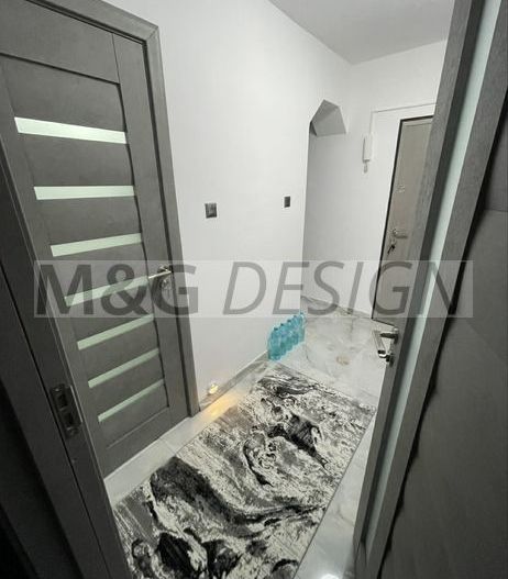 Apartament 3 camere  Dacia  etaj 2 cu centrala - Poză 3