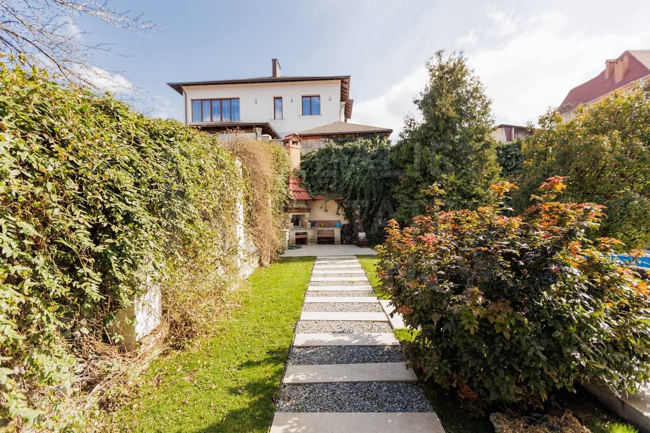 Chirie, casă, 3 nivele, strada Frumoasa, Centru - Poză 33