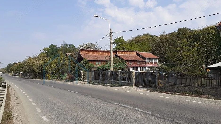 Proprietate cu teren de 1700 mp pe B-dul C.A. Rosetti nr. 68, Iași - Poză 2