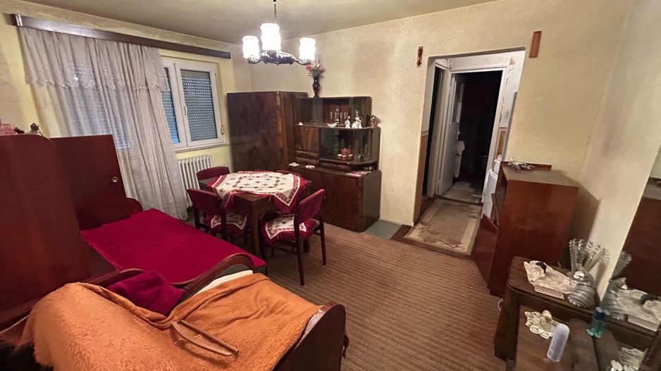 Apartament 3 camere, 47mp  - Cugir - Poză 2