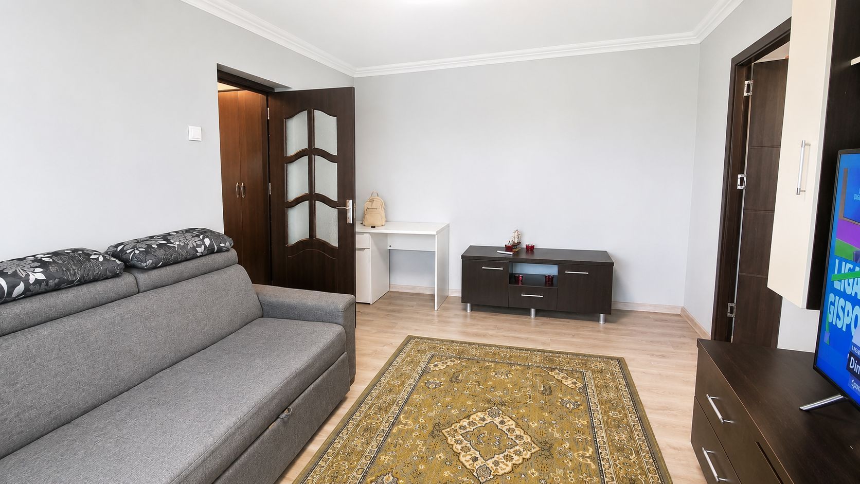 Apartament renovat 2 camere SD 49 mp Podu Ros 92000 euro - Poză 5