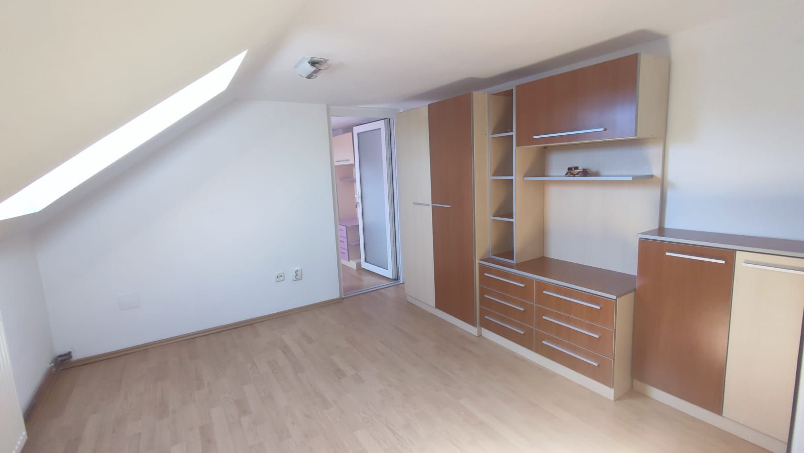 Casa de Inchiriat zona Piata 1 Mai - Poză 4