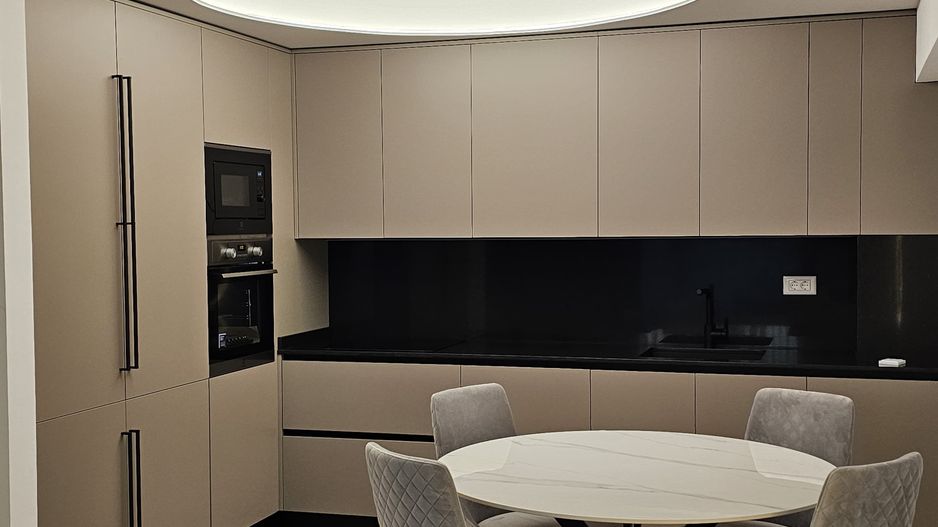 Cortina North | Închiriere Apartament 3 camere | Loc de parcare - Poză 5