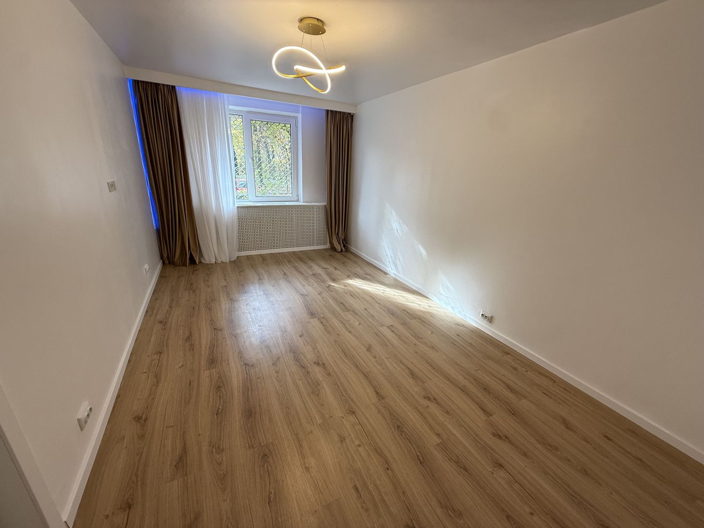 Garsoniera Renovata - Decomandata - Gorjului - Metrou 10 minute - Poză 9