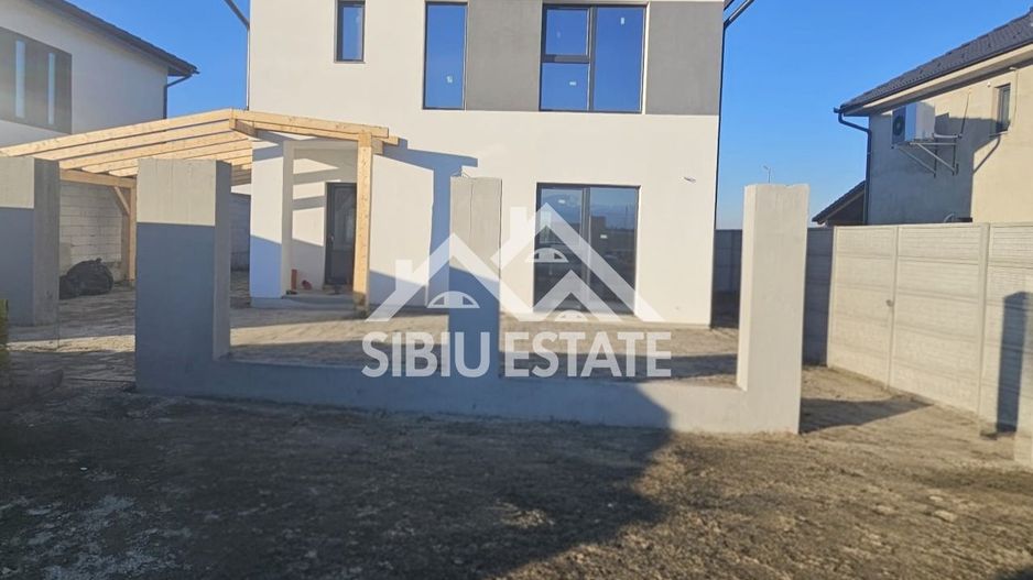 Casă individuală de vânzare – Șura Mică ,Teren 500 mp, zonă linistita - Poză 3