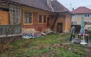 Casă / Vilă cu 5 camere de vânzare în Central, Rasnov - Poză 2