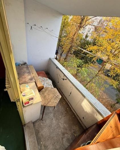 Apartament 3 camere decomandat + boxă – Drumul Taberei – necesită renovare - Poză 3