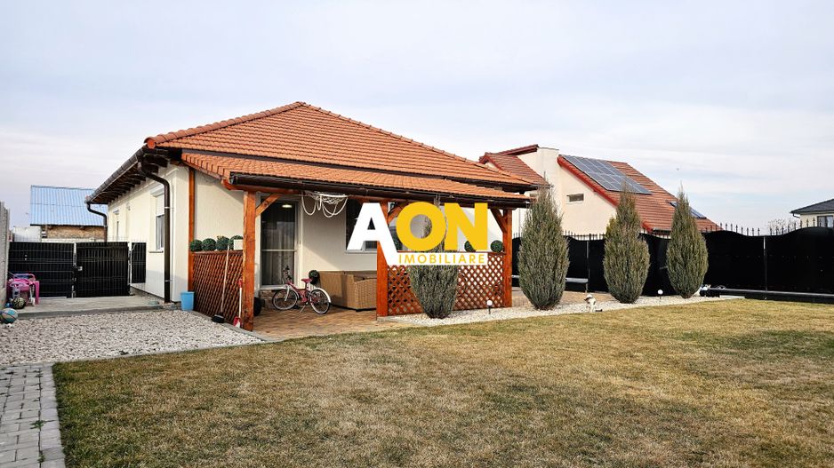 Casa 3 camere, mobilata, utilata, 448 mp teren, Partos - Poză 1