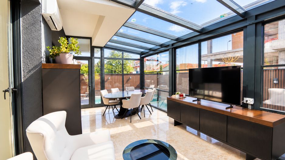 Casă spectaculoasă în Constanța | Design, tehnologie și confort - Poză 11