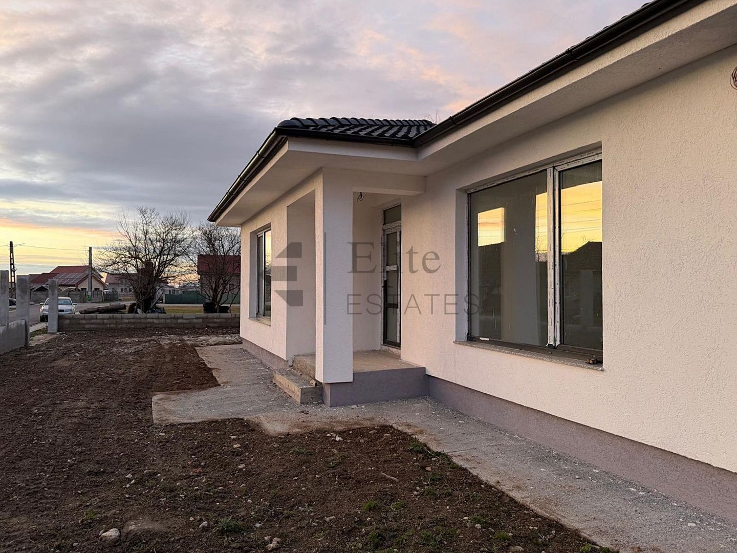Casa noua cu 4 camere la 6 km de Oradea - Poză 2