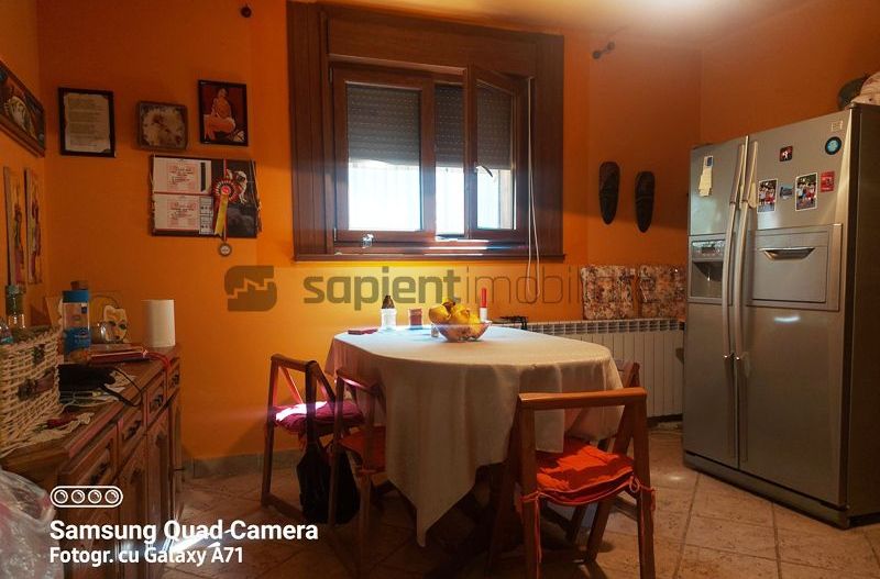 Casa cu 6 camere str.E Teodoroiu - Poză 18