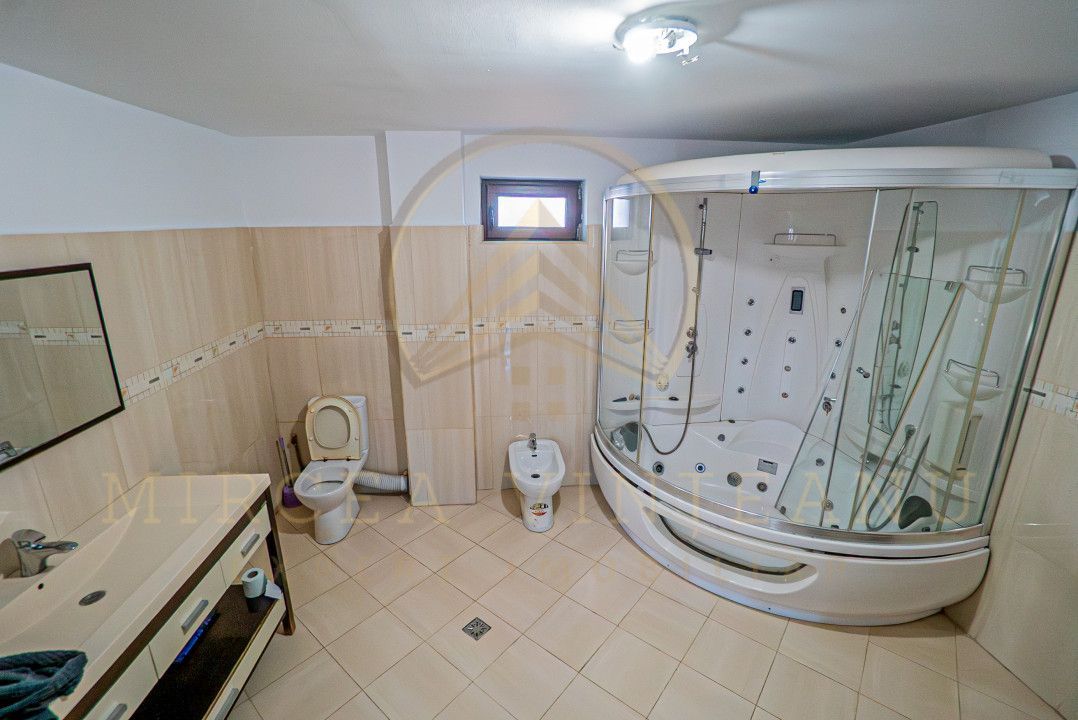 Lazu - Vila de vânzare compusă din P+1E+M. - Poză 32